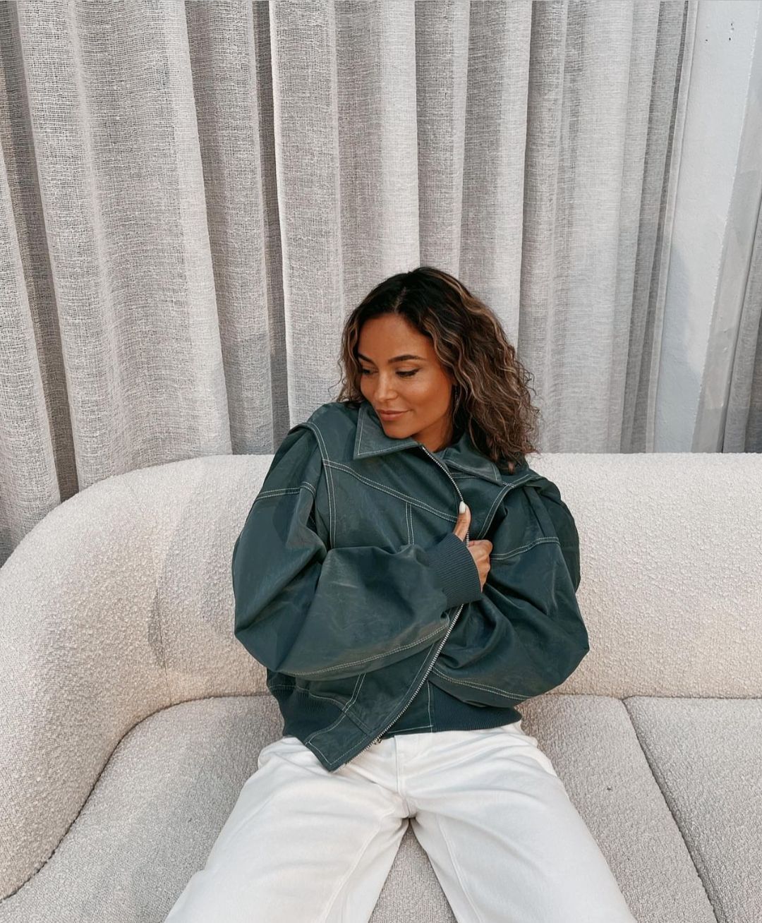 Bomber jacket effetto pelle “Viral”